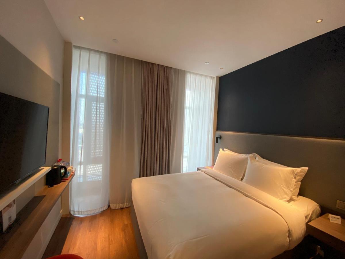 Holiday Inn Express Shanghai Tangzhen By Ihg - 20 Mins To Disney Land Exterior photo
