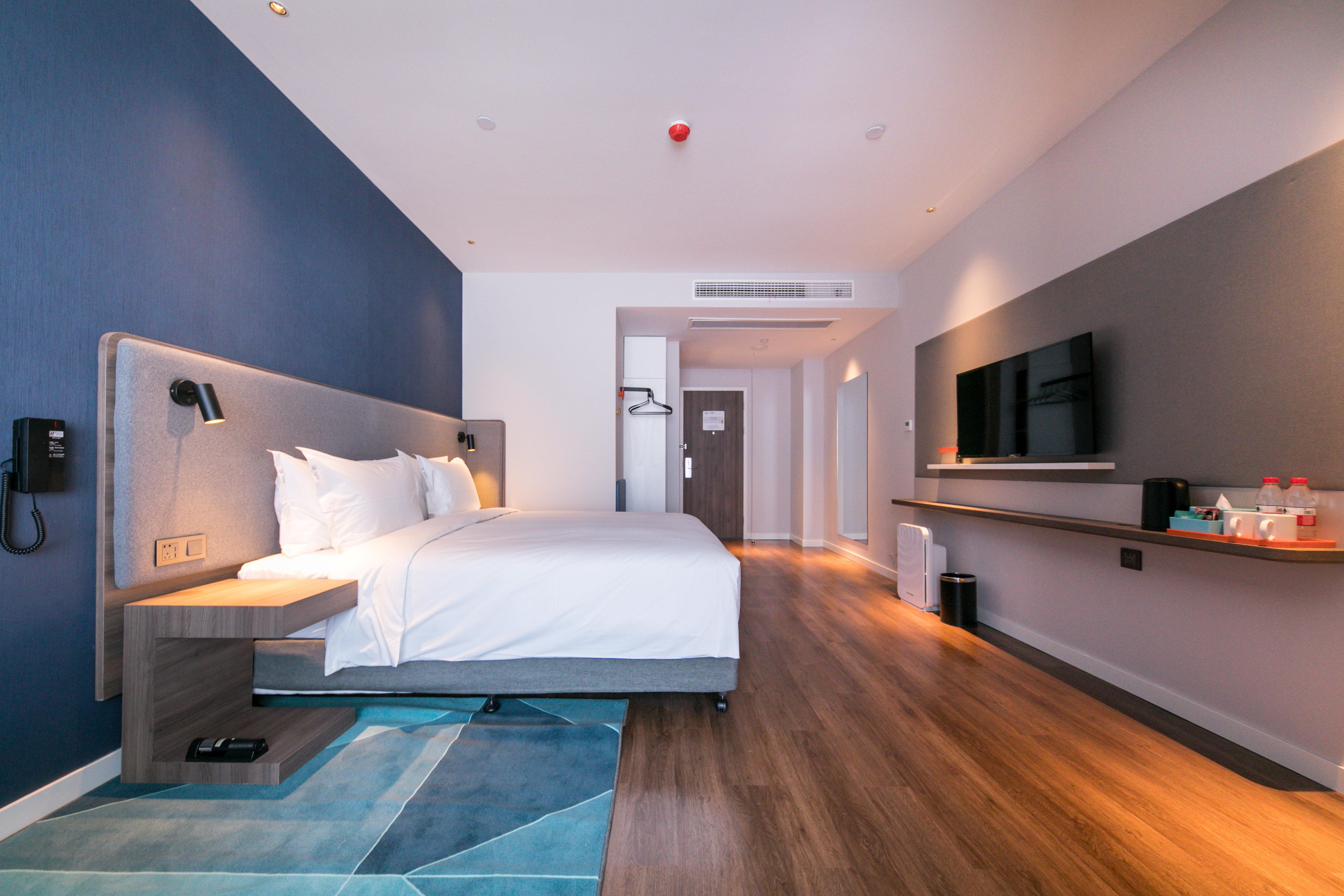 Holiday Inn Express Shanghai Tangzhen By Ihg - 20 Mins To Disney Land Exterior photo