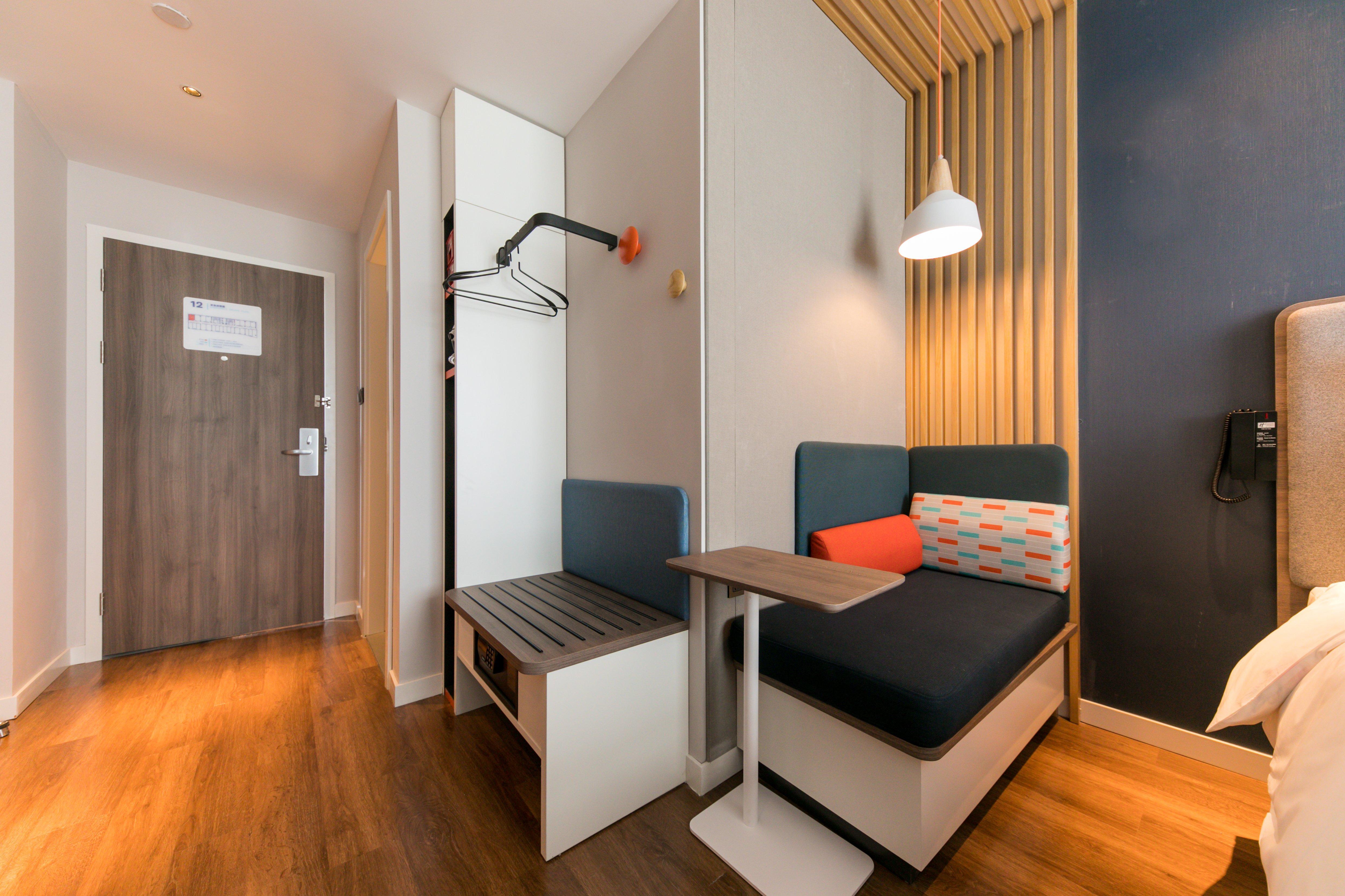 Holiday Inn Express Shanghai Tangzhen By Ihg - 20 Mins To Disney Land Exterior photo