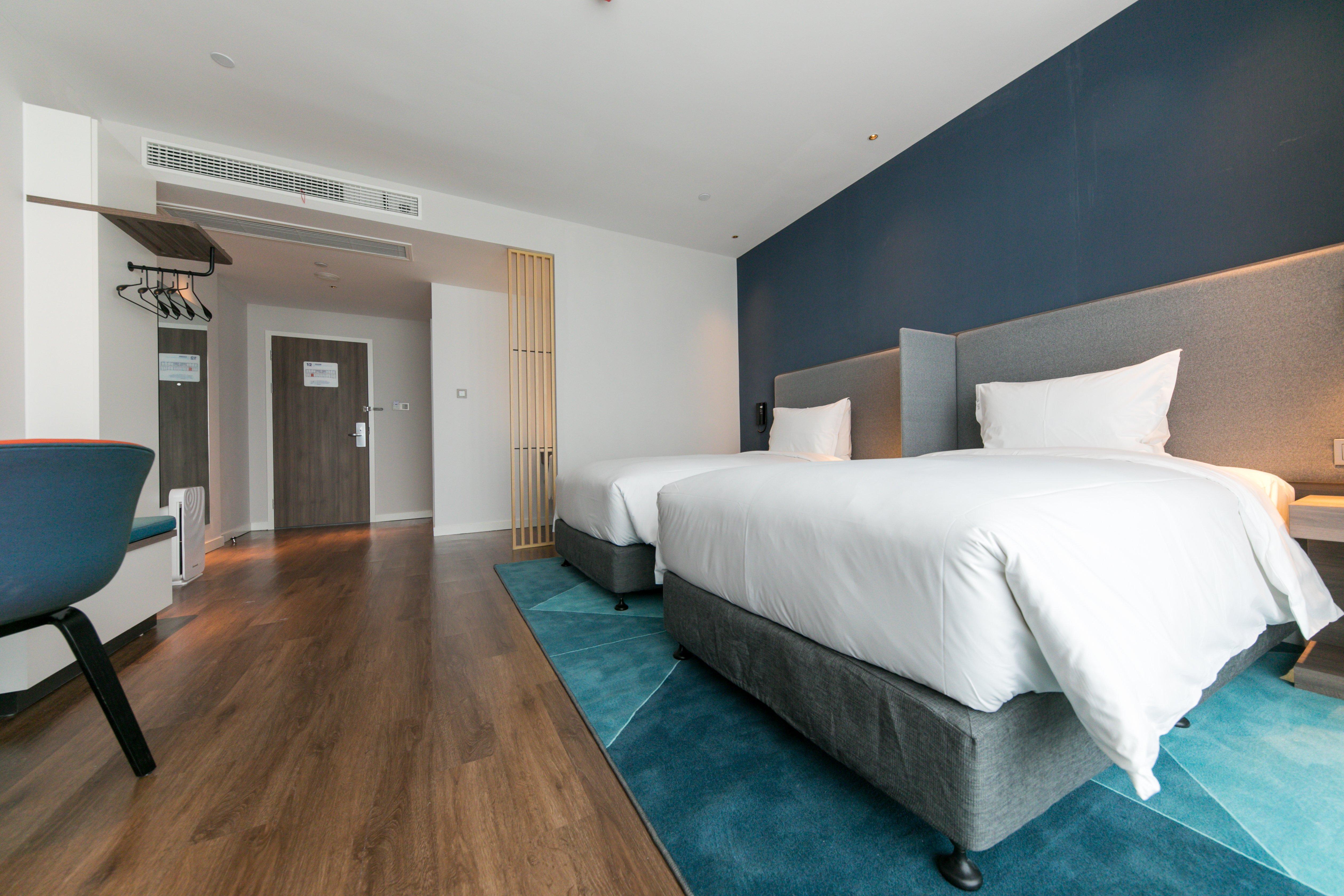Holiday Inn Express Shanghai Tangzhen By Ihg - 20 Mins To Disney Land Exterior photo