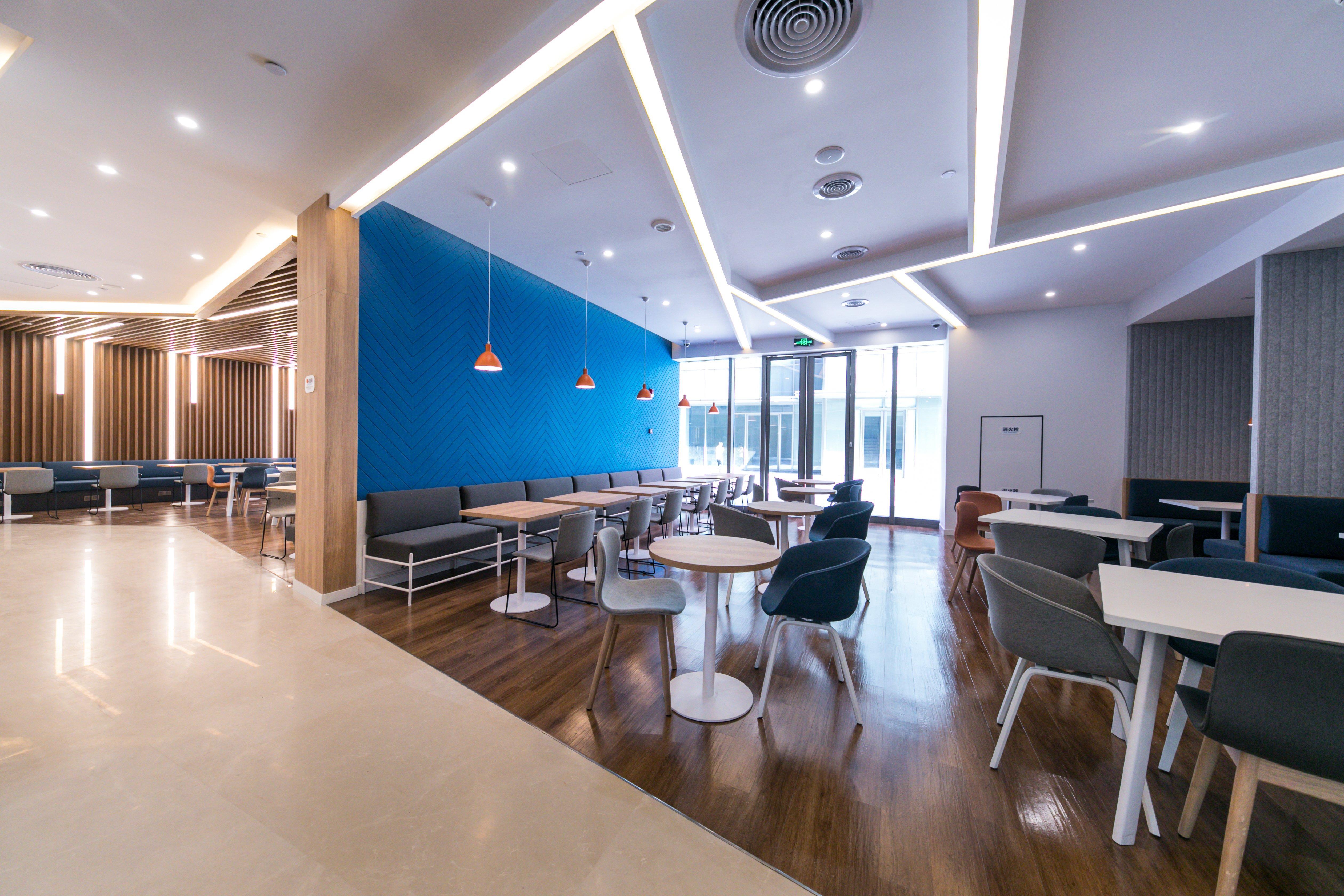 Holiday Inn Express Shanghai Tangzhen By Ihg - 20 Mins To Disney Land Exterior photo