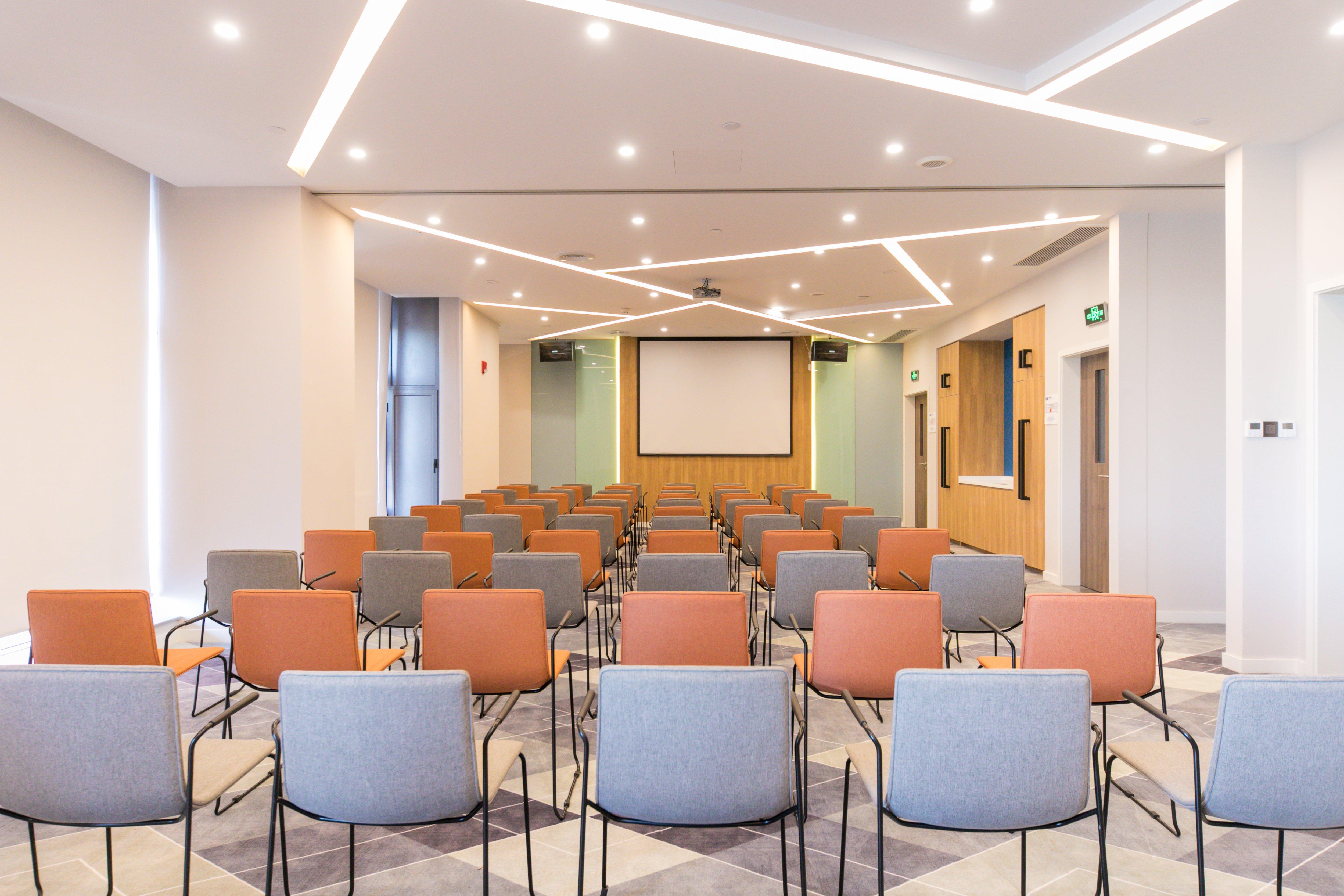 Holiday Inn Express Shanghai Tangzhen By Ihg - 20 Mins To Disney Land Exterior photo