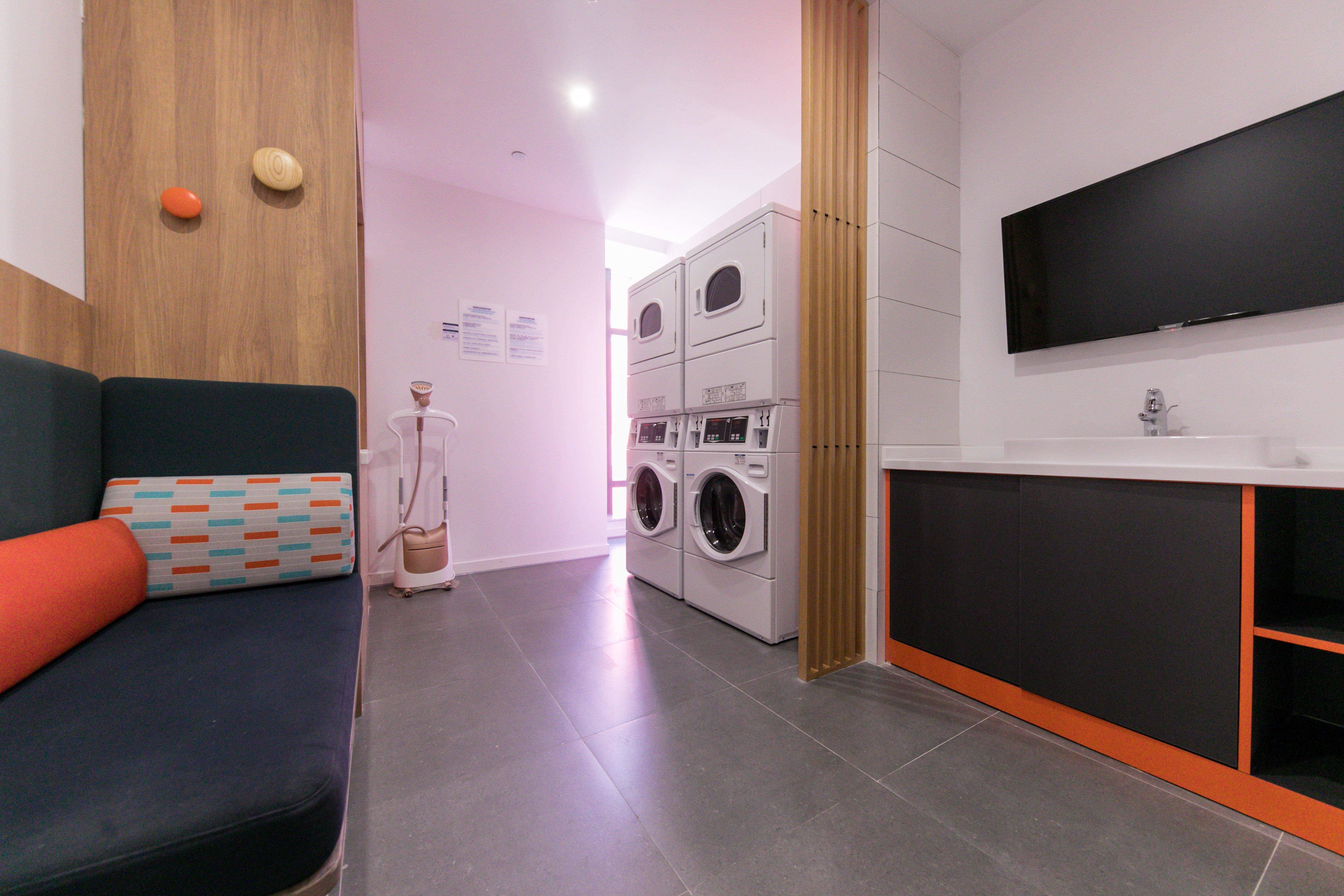 Holiday Inn Express Shanghai Tangzhen By Ihg - 20 Mins To Disney Land Exterior photo