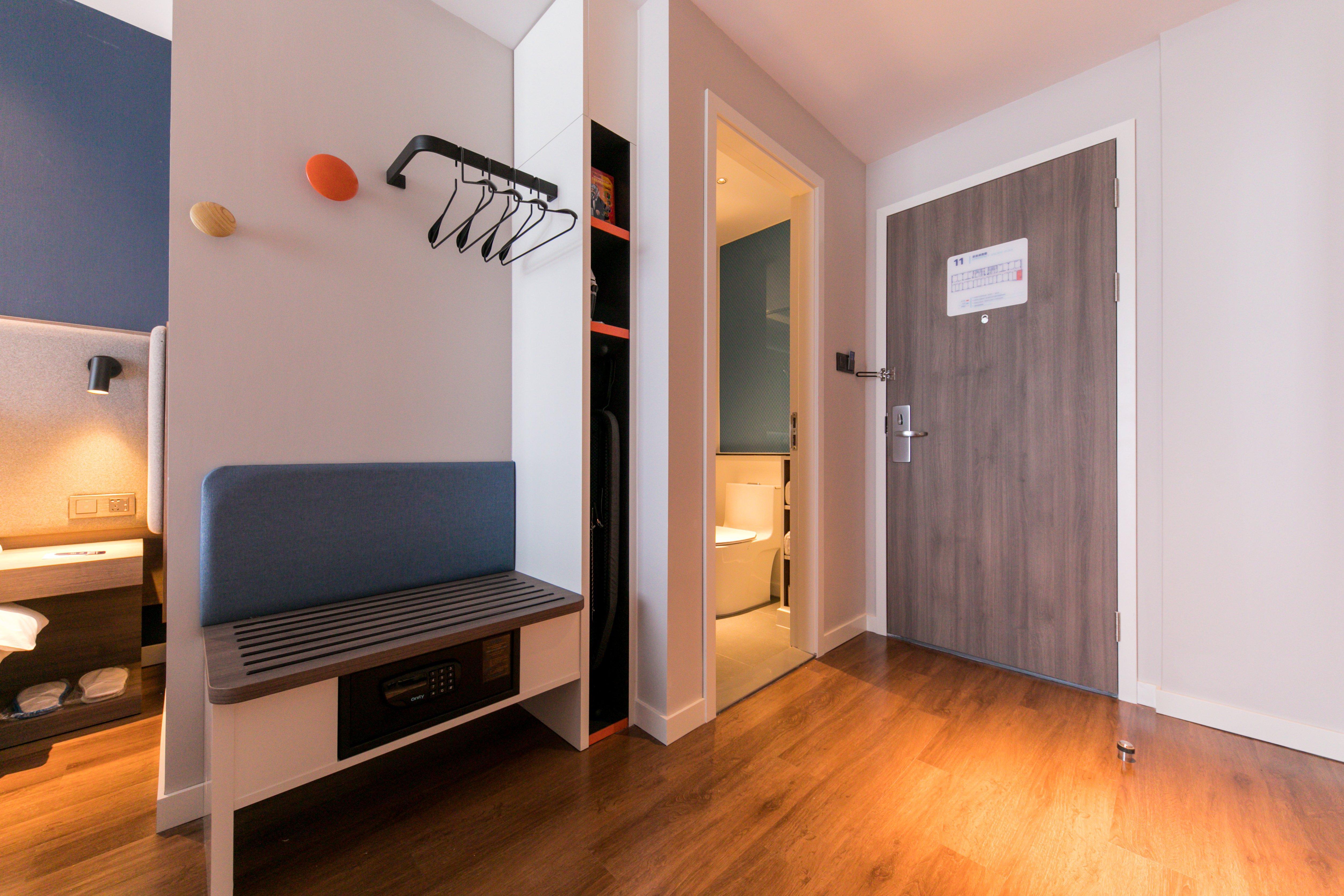 Holiday Inn Express Shanghai Tangzhen By Ihg - 20 Mins To Disney Land Exterior photo