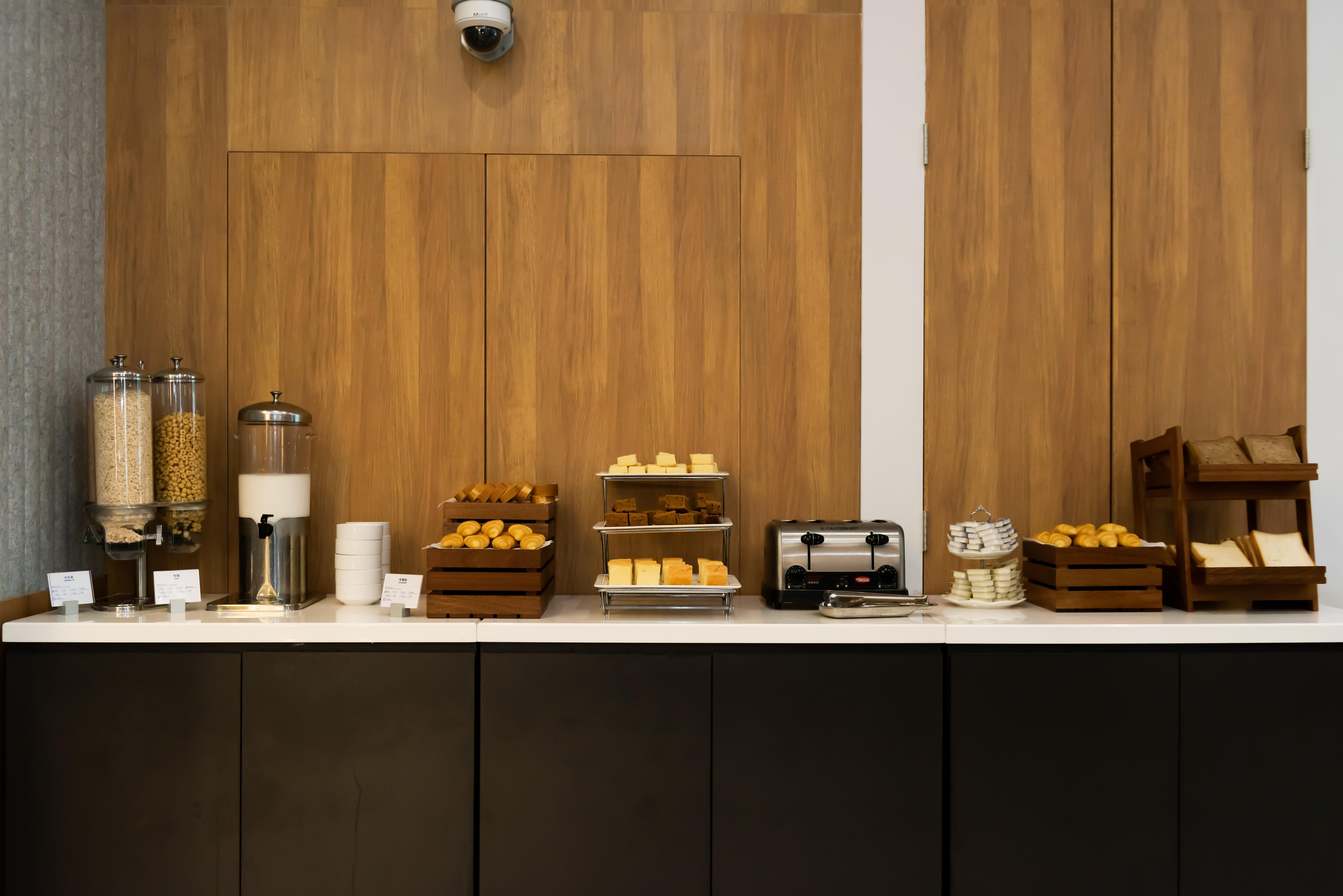Holiday Inn Express Shanghai Tangzhen By Ihg - 20 Mins To Disney Land Exterior photo