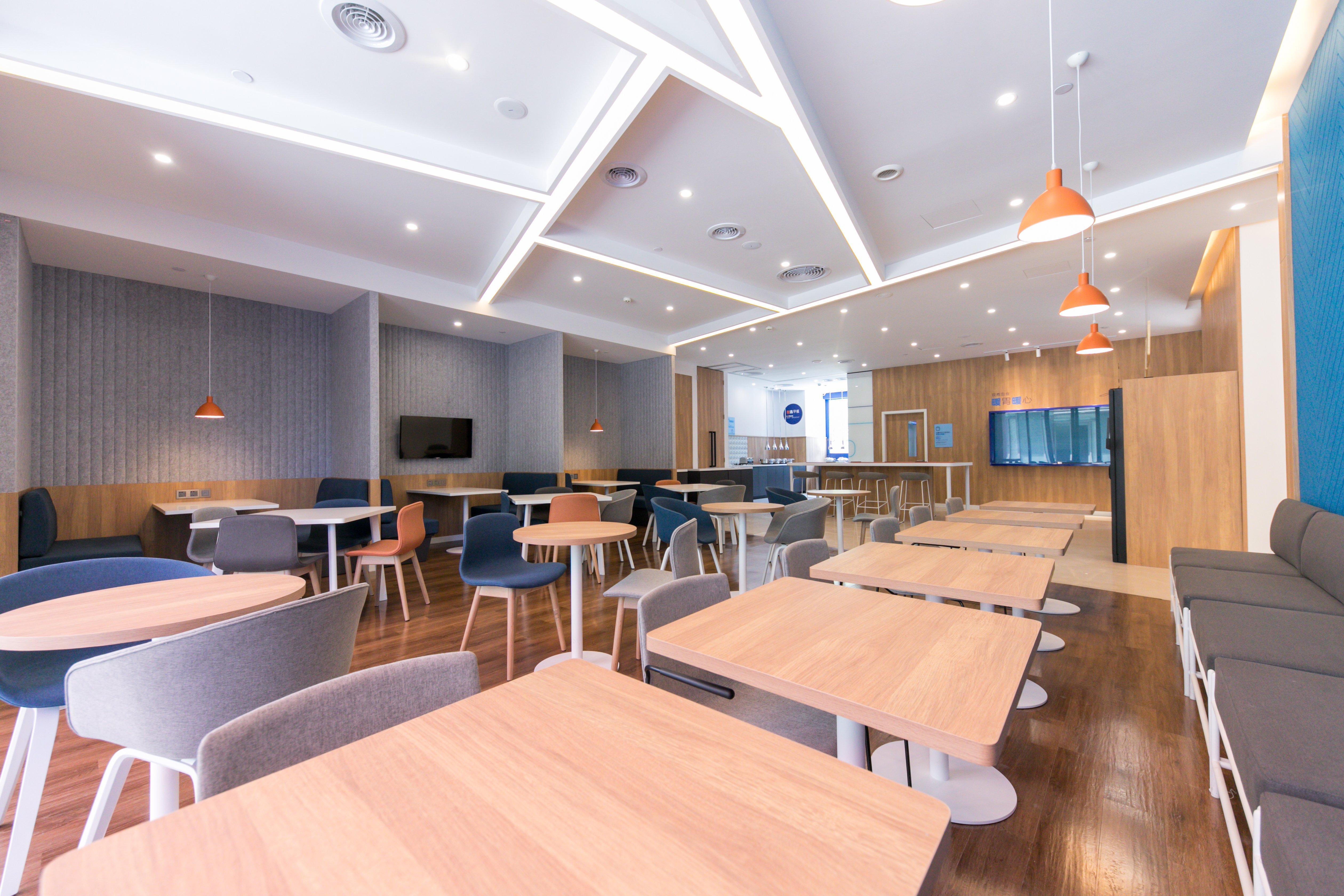 Holiday Inn Express Shanghai Tangzhen By Ihg - 20 Mins To Disney Land Exterior photo