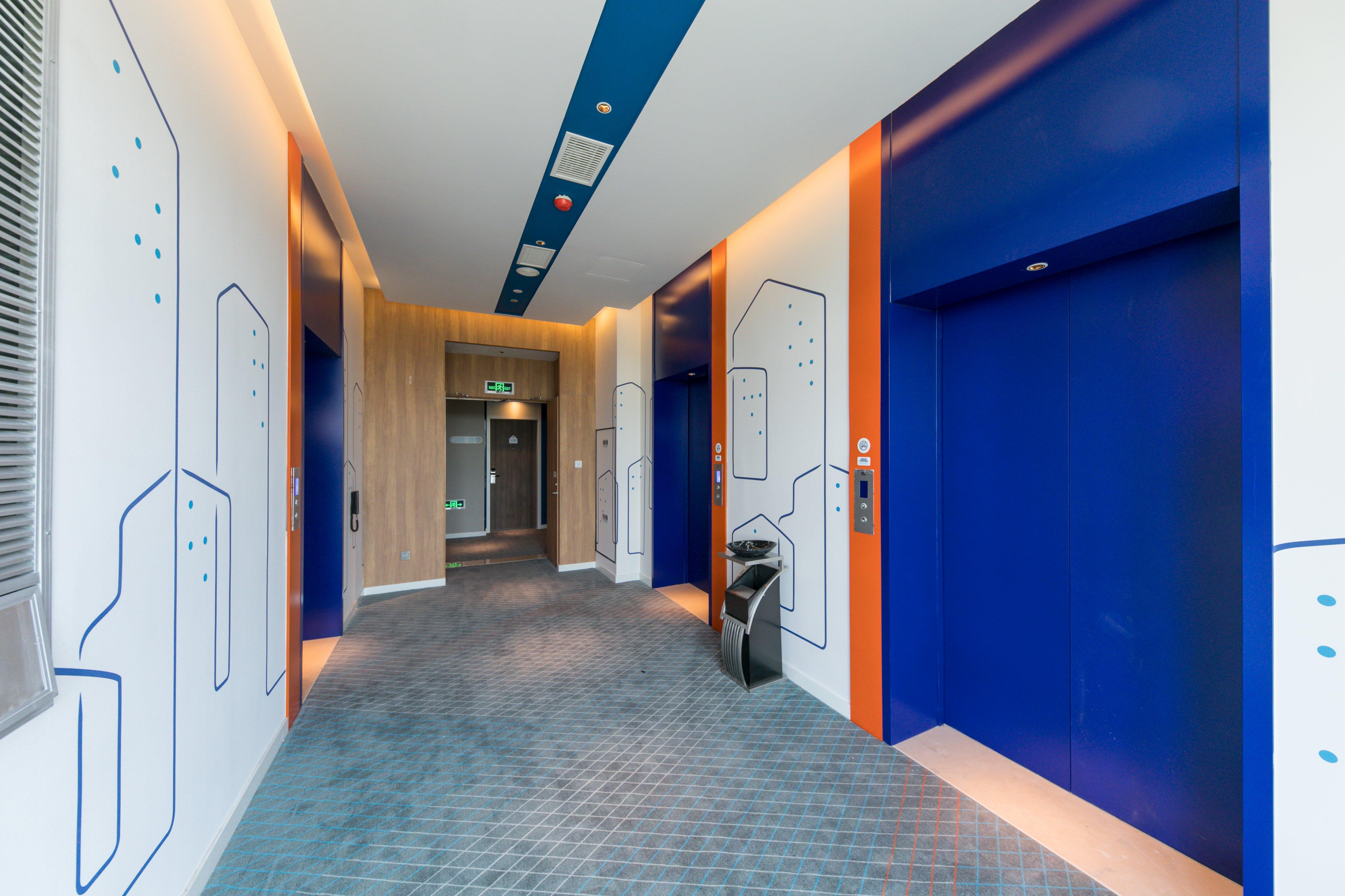 Holiday Inn Express Shanghai Tangzhen By Ihg - 20 Mins To Disney Land Exterior photo
