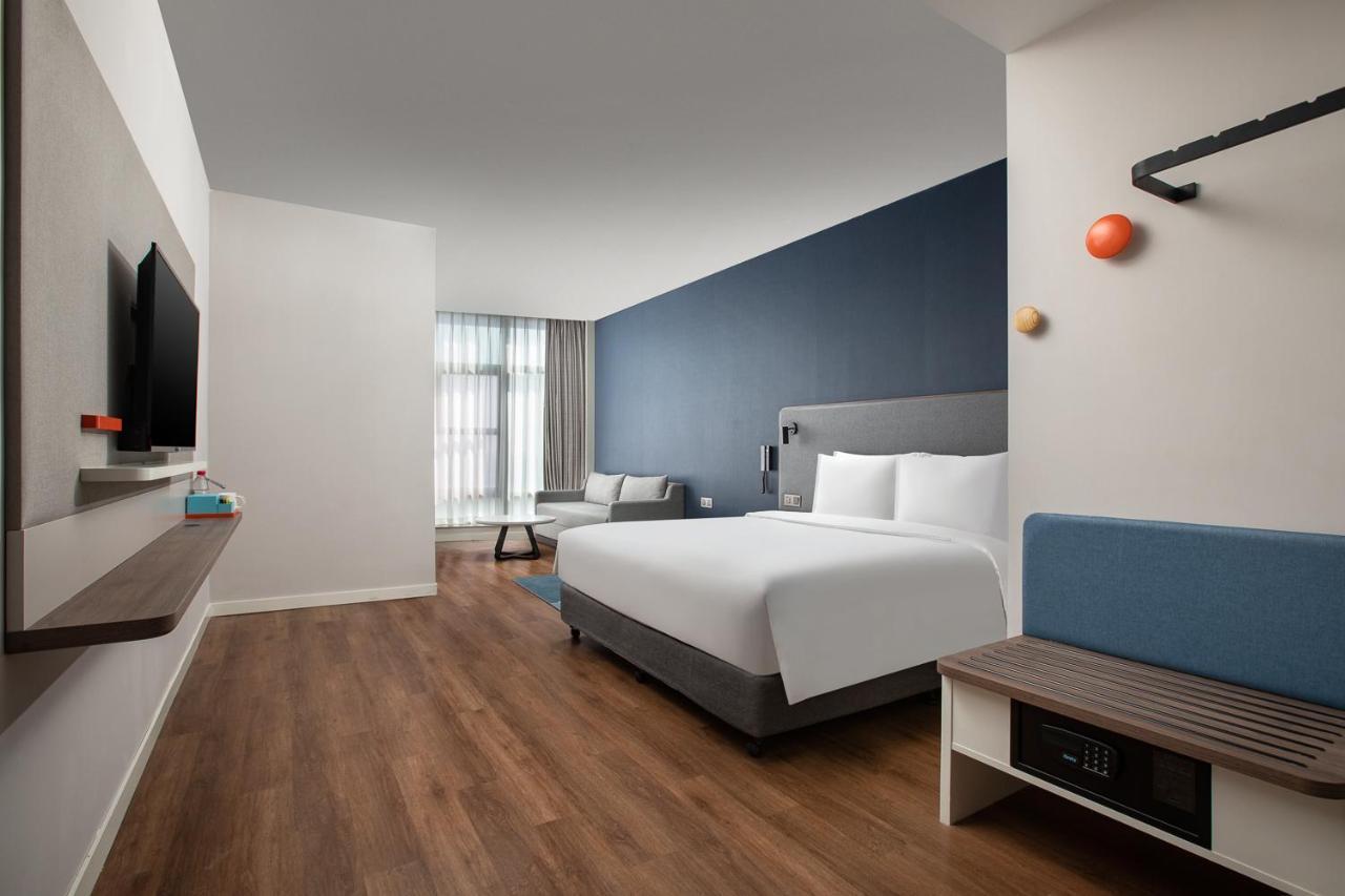 Holiday Inn Express Shanghai Tangzhen By Ihg - 20 Mins To Disney Land Exterior photo